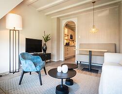 Farmhouse Apartment Near De Slufter