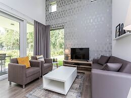 Villa With med Children's Room in Limburg
