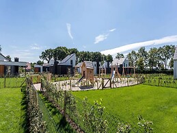 Villa With med Children's Room in Limburg
