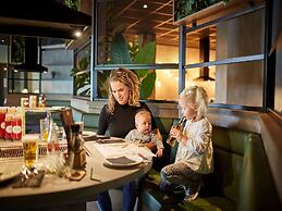 Villa With med Children's Room in Limburg