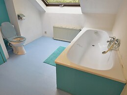 Spacious Family Home, Sosoye