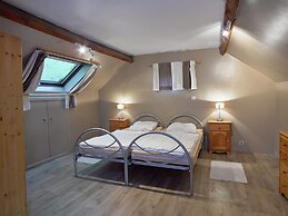 Spacious Family Home, Sosoye
