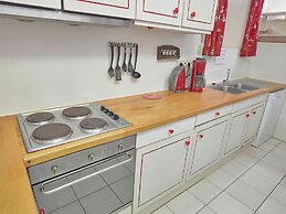 Spacious Family Home, Sosoye
