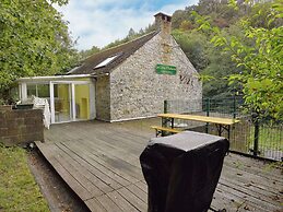 Charming and Well Renovated Country House