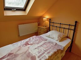 Spacious Family Home, Sosoye