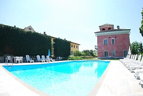 Belvilla by OYO Modern Mansion in Nizza Monferrato