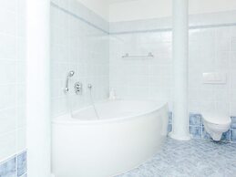 Villa mit Sauna und Garten