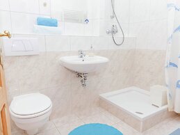 Villa mit Sauna und Garten