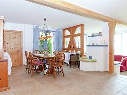 Villa mit Sauna und Garten