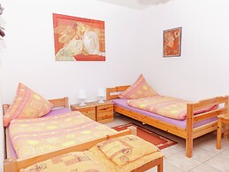 Villa mit Sauna und Garten