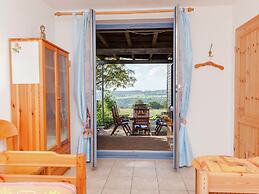 Villa mit Sauna und Garten