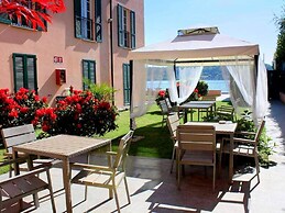 Brand new and Elegant Residence on Lake Maggiore