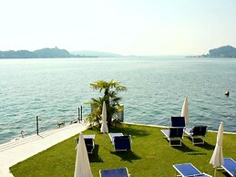 Brand new and Elegant Residence on Lake Maggiore