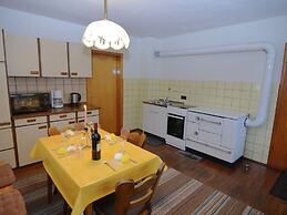 Cozy Holiday Home in Stadlern near Ski Slopes