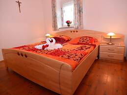 Cozy Holiday Home in Stadlern near Ski Slopes