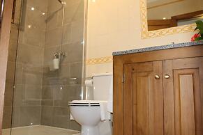 Cottage in Santa Comba With Pool