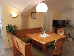 Comfy Apartment in Weissig With Garden