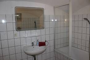 Wohnung in Weibig mit Garten