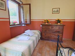 Cottage in Apecchio With Pool