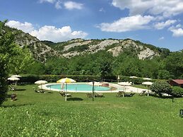 Apartment in Marche With Pool and Mountain Views