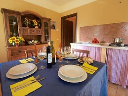 Cottage in Apecchio With Pool