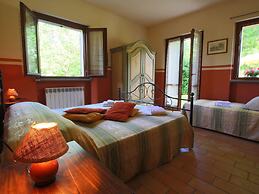 Cottage in Apecchio With Pool