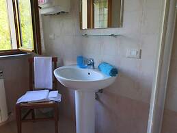 Cottage in Apecchio With Pool