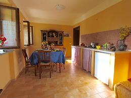 Cottage in Apecchio With Pool