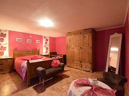 Holiday Home in Nimbermont With Garden