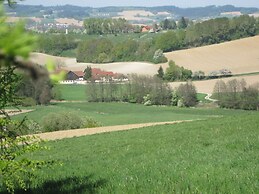 Apartment in Rotthalmunster With Garden