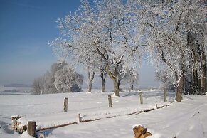 Apartment in Rotthalmunster With Garden