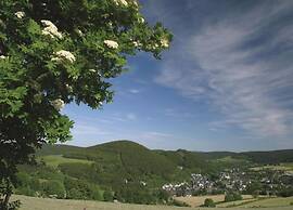 Cosy Apartment Over Usseln With Private Terrace