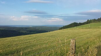 Cosy Apartment Over Usseln With Private Terrace