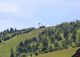 Cosy Apartment Over Usseln With Private Terrace