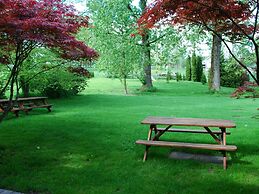 Beautiful Gites With Garden, Pond and Playground