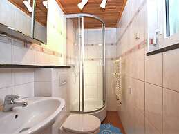 Cosy Bungalow With Terrace in Neustadt