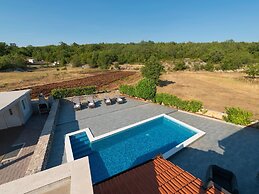 Villa in Ugljane With Private Pool