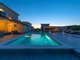 Villa in Ugljane With Private Pool
