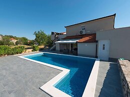 Villa in Ugljane With Private Pool