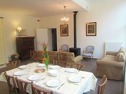 Cozy Holiday Home in Gembloux With Gym