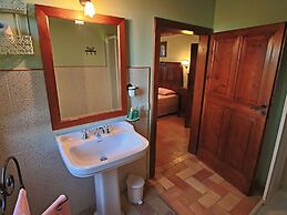 Holiday Home in Serrungarina Near the Lake