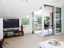 Topfloor Comfortable Luxury Apartment With Private Balcony,free Garage