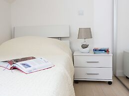 Topfloor Comfortable Luxury Apartment With Private Balcony,free Garage