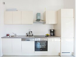 Topfloor Comfortable Luxury Apartment With Private Balcony,free Garage