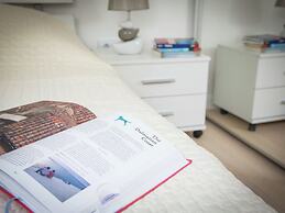 Topfloor Comfortable Luxury Apartment With Private Balcony,free Garage