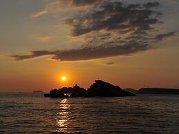 Topfloor Comfortable Luxury Apartment With Private Balcony,free Garage