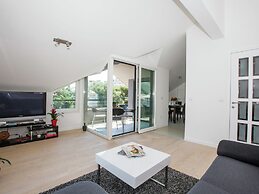 Topfloor Comfortable Luxury Apartment With Private Balcony,free Garage