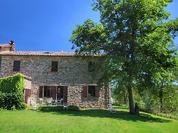 Tranquil Farmhouse near Center in Umbertide with Garden