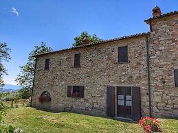 Tranquil Farmhouse near Center in Umbertide with Garden