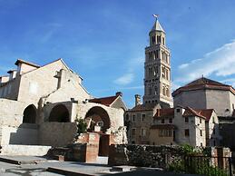 Apartment in Okrug Donji